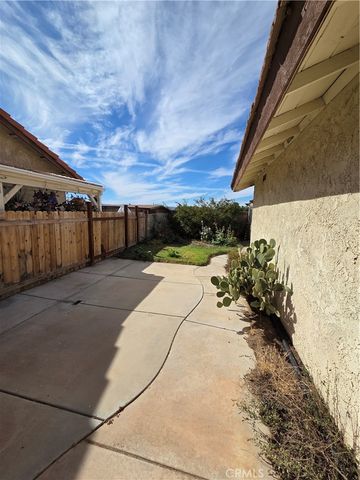 44047 Rodin, Lancaster, CA 93535