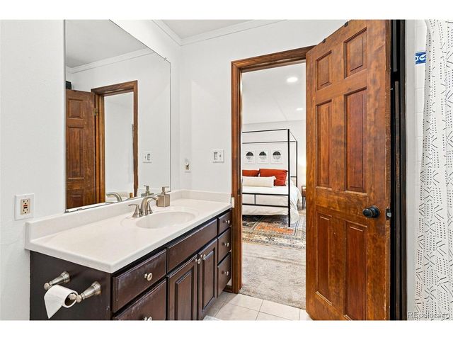 8009 S Niagara Way, Englewood, CO 80112