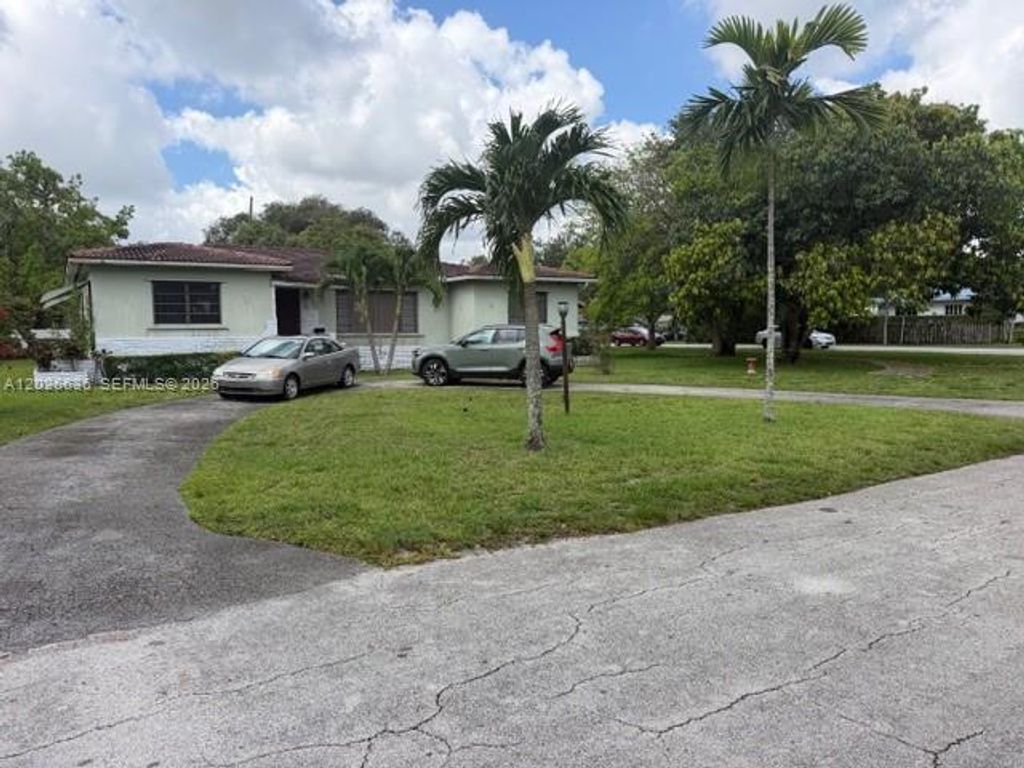 2 NE 110th St, Miami Shores, FL 33161