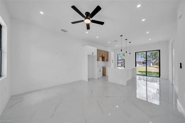 635 Summit AVE S, Lehigh Acres, FL 33974