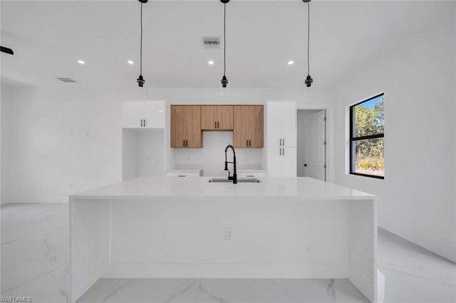 635 Summit AVE S, Lehigh Acres, FL 33974