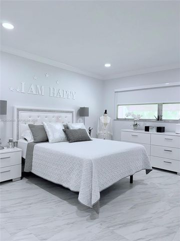 1100 HILLCREST COURT 111, Hollywood, FL 33021