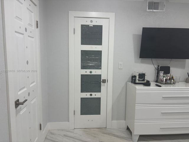 1100 HILLCREST COURT 111, Hollywood, FL 33021