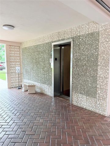 1100 HILLCREST COURT 111, Hollywood, FL 33021