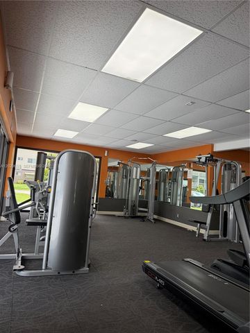 1100 HILLCREST COURT 111, Hollywood, FL 33021