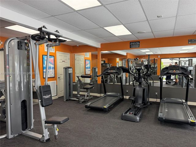 1100 HILLCREST COURT 111, Hollywood, FL 33021