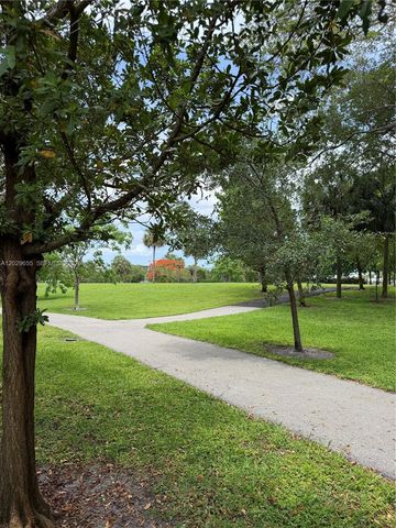 1100 HILLCREST COURT 111, Hollywood, FL 33021