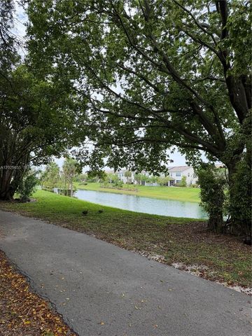 1100 HILLCREST COURT 111, Hollywood, FL 33021
