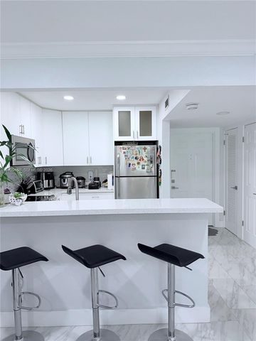 1100 HILLCREST COURT 111, Hollywood, FL 33021