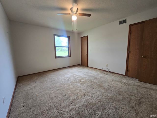 727 Riley Road, Kendallville, IN 46755