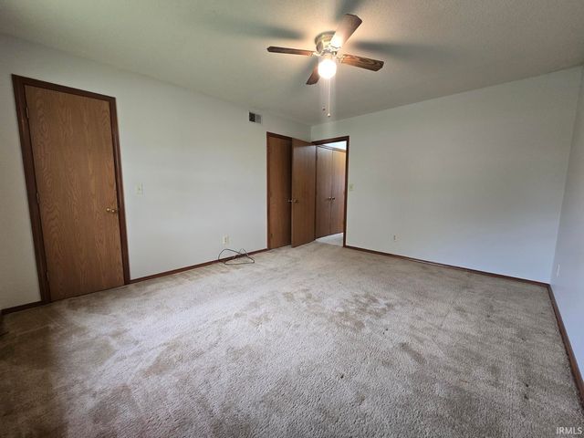 727 Riley Road, Kendallville, IN 46755