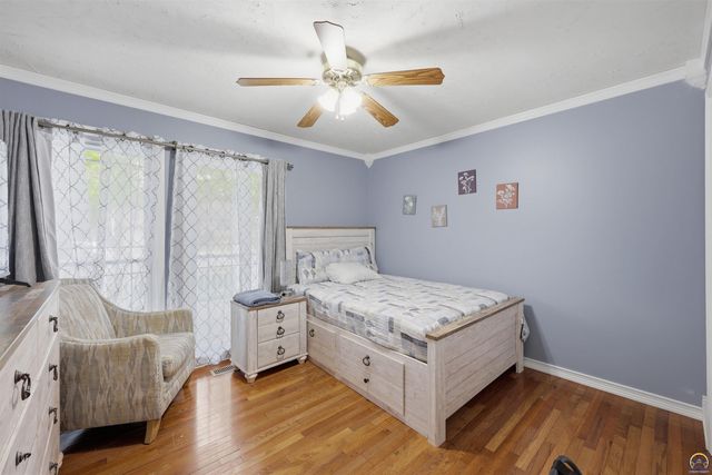 2518 SW Arrowhead RD, Topeka, KS 66614