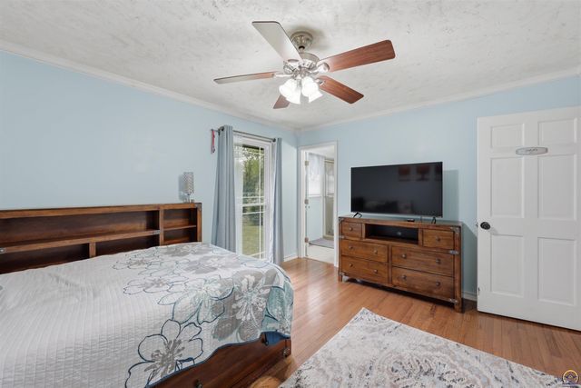 2518 SW Arrowhead RD, Topeka, KS 66614