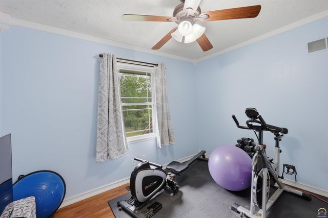 2518 SW Arrowhead RD, Topeka, KS 66614