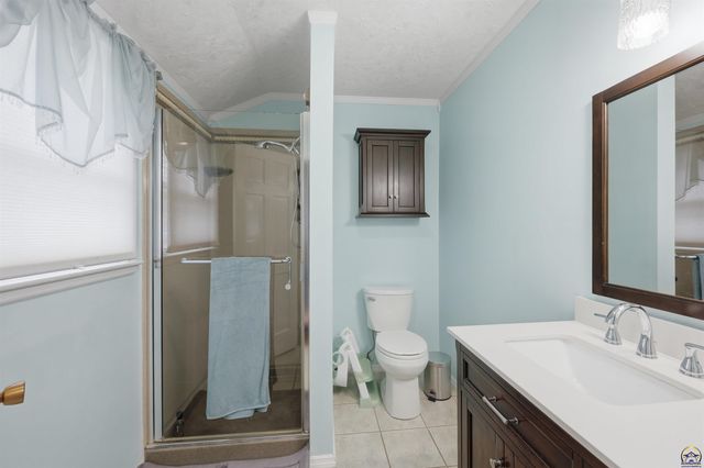 2518 SW Arrowhead RD, Topeka, KS 66614