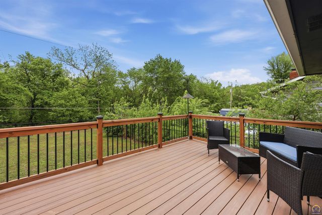 2518 SW Arrowhead RD, Topeka, KS 66614