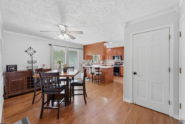 2518 SW Arrowhead RD, Topeka, KS 66614