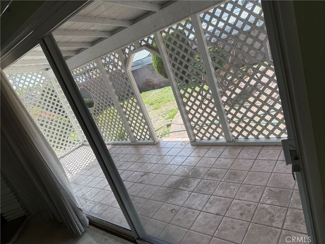 7059 Varna, North Hollywood, CA 91605