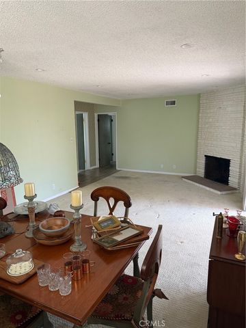 7059 Varna, North Hollywood, CA 91605