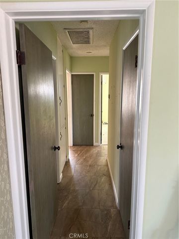 7059 Varna, North Hollywood, CA 91605