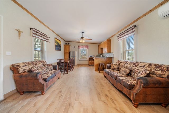 6802 CR 103, San Diego, TX 78384