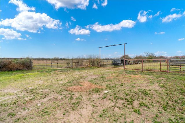 6802 CR 103, San Diego, TX 78384