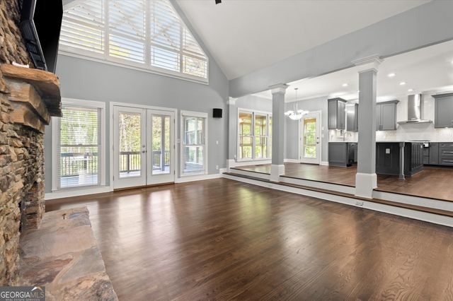 1043 Towne Lake Hills East, Woodstock, GA 30189