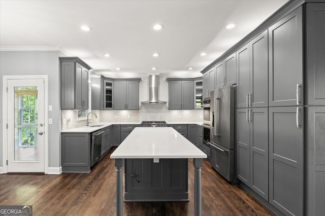 1043 Towne Lake Hills East, Woodstock, GA 30189