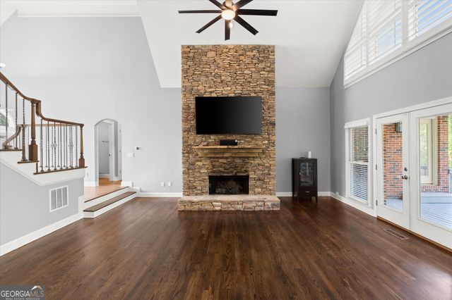 1043 Towne Lake Hills East, Woodstock, GA 30189