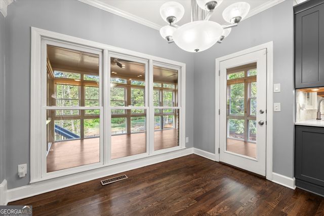 1043 Towne Lake Hills East, Woodstock, GA 30189