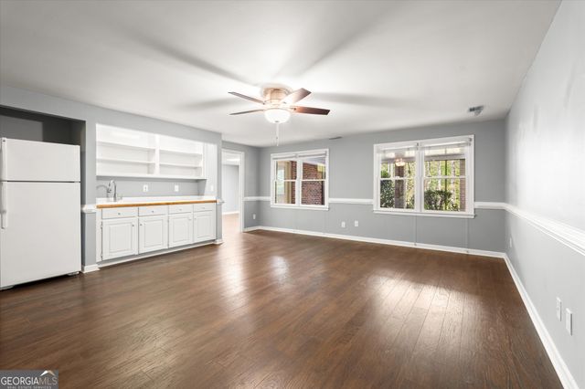 1043 Towne Lake Hills East, Woodstock, GA 30189