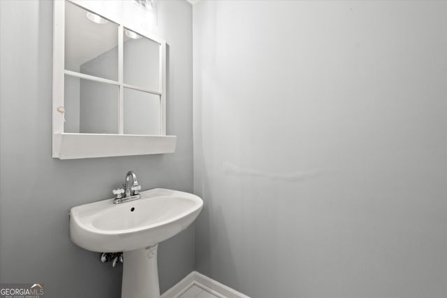 1043 Towne Lake Hills East, Woodstock, GA 30189