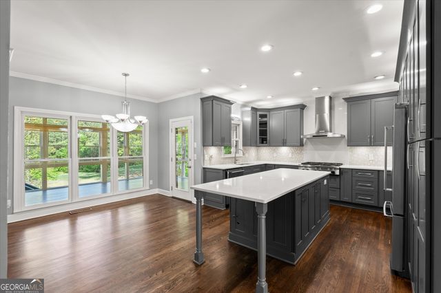 1043 Towne Lake Hills East, Woodstock, GA 30189