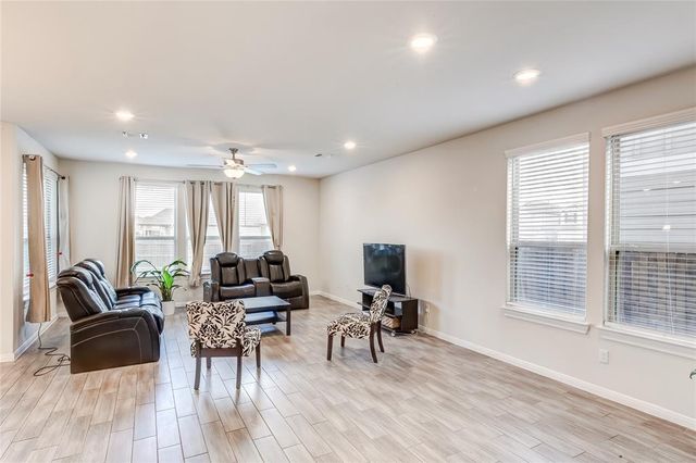 332 Zuma DR, Liberty Hill, TX 78642