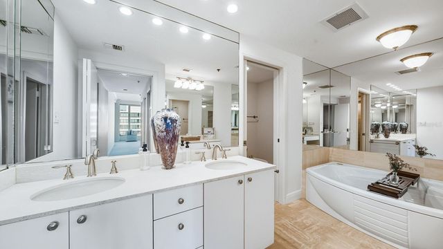 455 LONGBOAT CLUB ROAD 707, Longboat Key, FL 34228