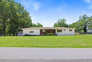 103 East Mockingbird Lane, Crane, MO 65633