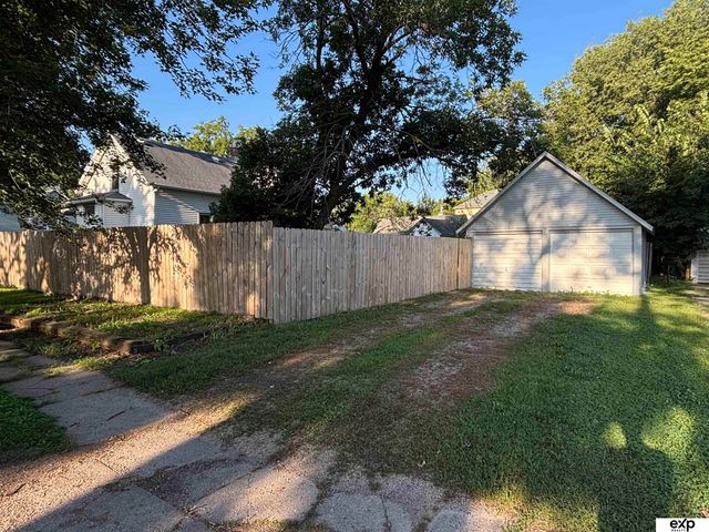 606 W 10th Street, Fremont, NE 68025