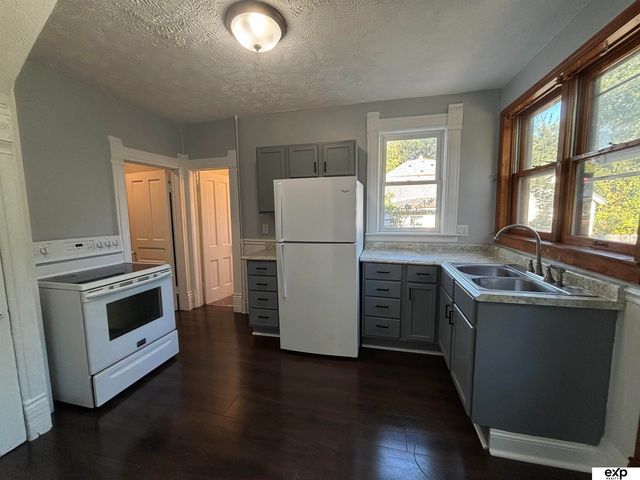 606 W 10th Street, Fremont, NE 68025