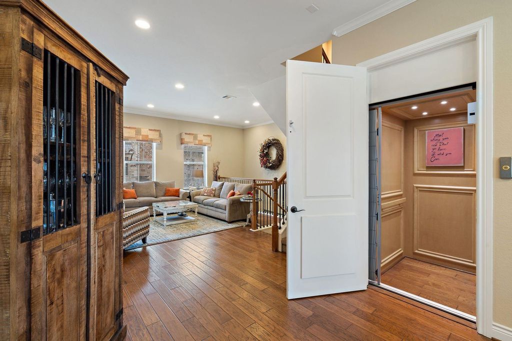 1005 Highknoll LN, Georgetown, TX 78628