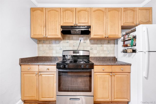 240 Halstead Avenue B6, Harrison, NY 10528