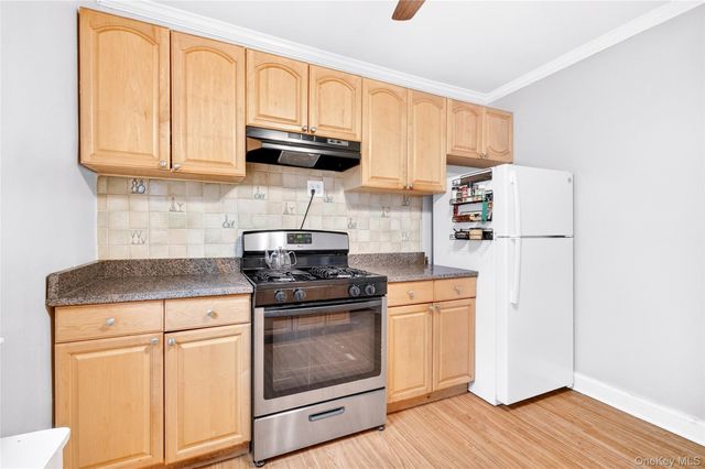 240 Halstead Avenue B6, Harrison, NY 10528
