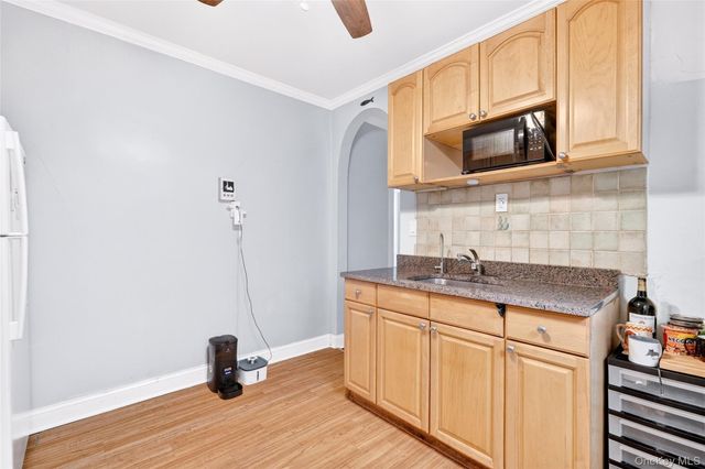 240 Halstead Avenue B6, Harrison, NY 10528