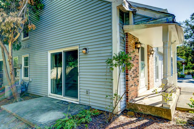 2S726 Timber Drive, Warrenville, IL 60555