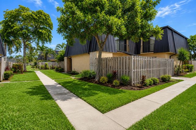 2333 Waterside Drive, Lake Worth, FL 33461