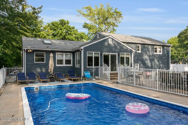 26 Herb Road, Middletown, NJ 07748