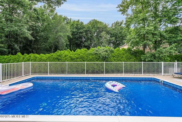 26 Herb Road, Middletown, NJ 07748