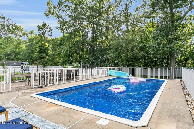 26 Herb Road, Middletown, NJ 07748