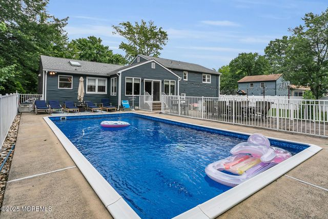 26 Herb Road, Middletown, NJ 07748
