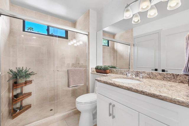 54914 Oaktree, La Quinta, CA 92253