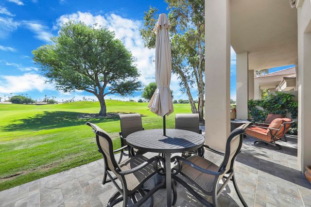 54914 Oaktree, La Quinta, CA 92253
